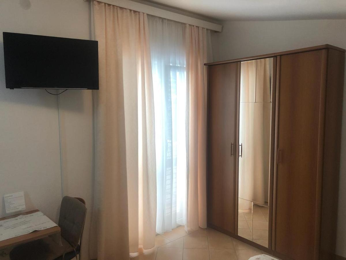 Villa Rosso Baška Voda Exterior foto