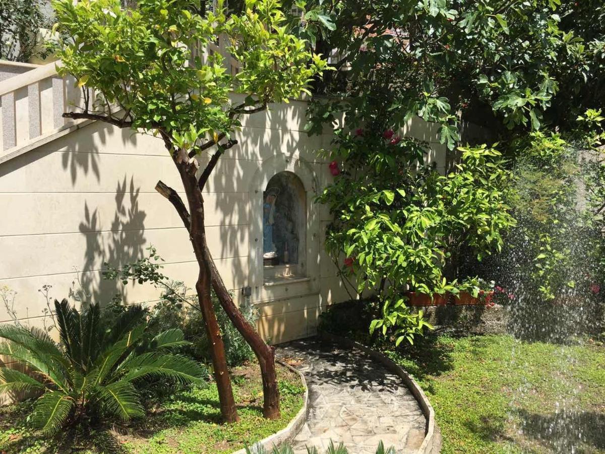 Villa Rosso Baška Voda Exterior foto